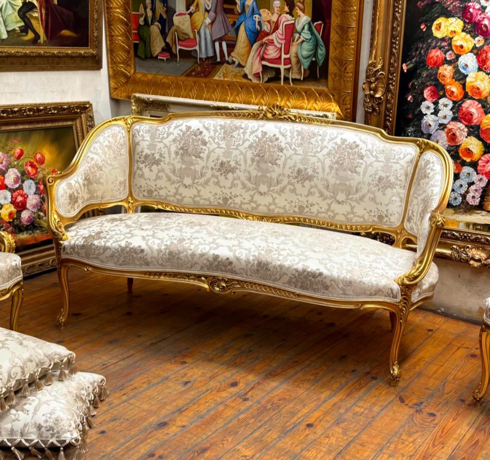 French Louis XV Style Sofa – White Damask Upholstery with Hand-Applied Gold Leaf Frame