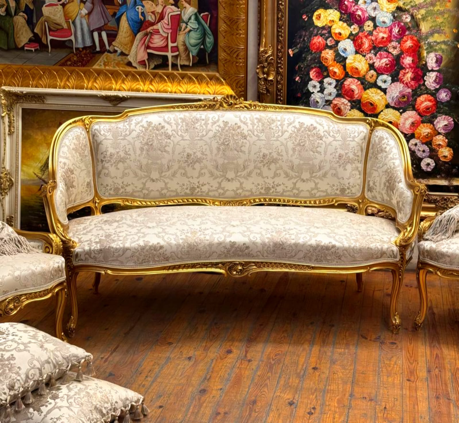 French Louis XV Style Sofa – White Damask Upholstery with Hand-Applied Gold Leaf Frame