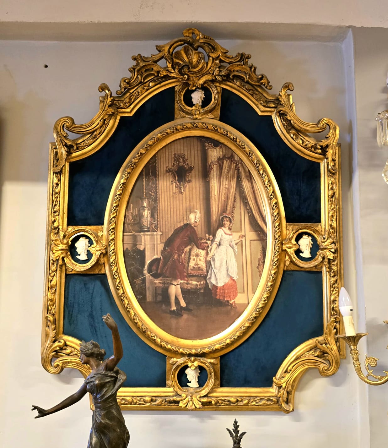 French Baroque Portrait Panel – Elegant Couple Scene with Blue Velvet & Ornate Gold Leaf Frame