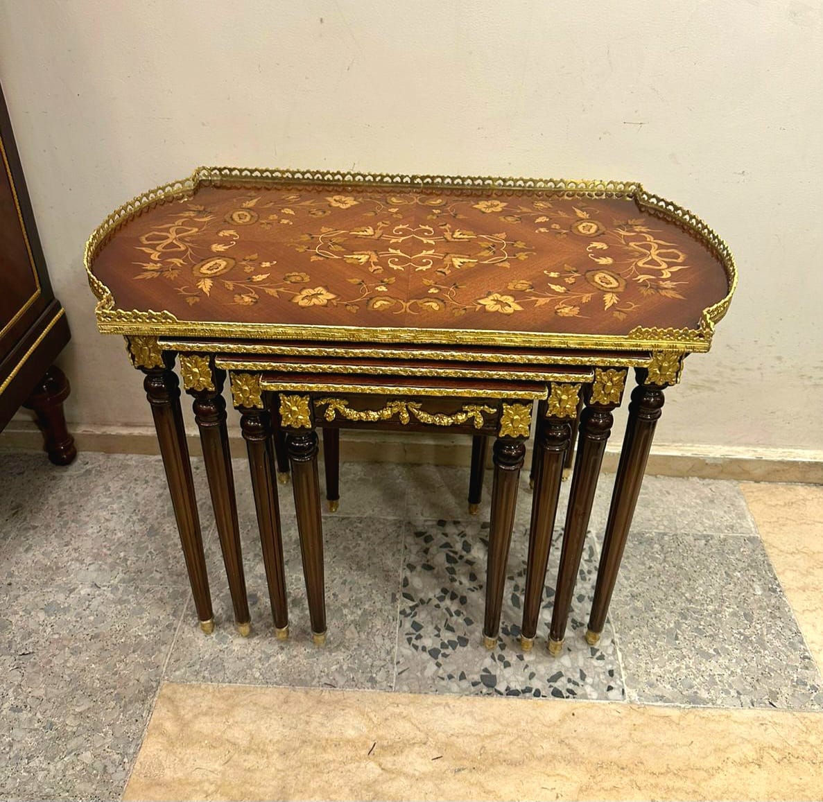 French Style Nesting Tables – Set of 4 Wooden Side Tables with Gold Leaf Details