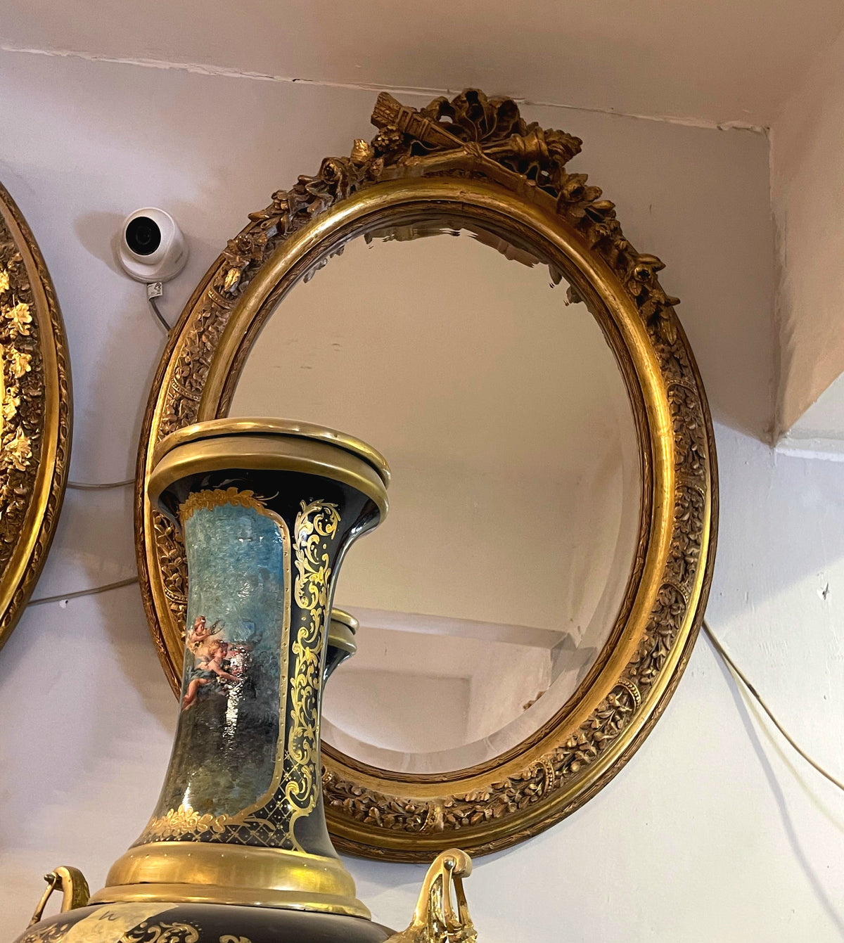 Ornate French Oval Mirror – Gilded Frame with Sculpted Foliage & Laurel Crest