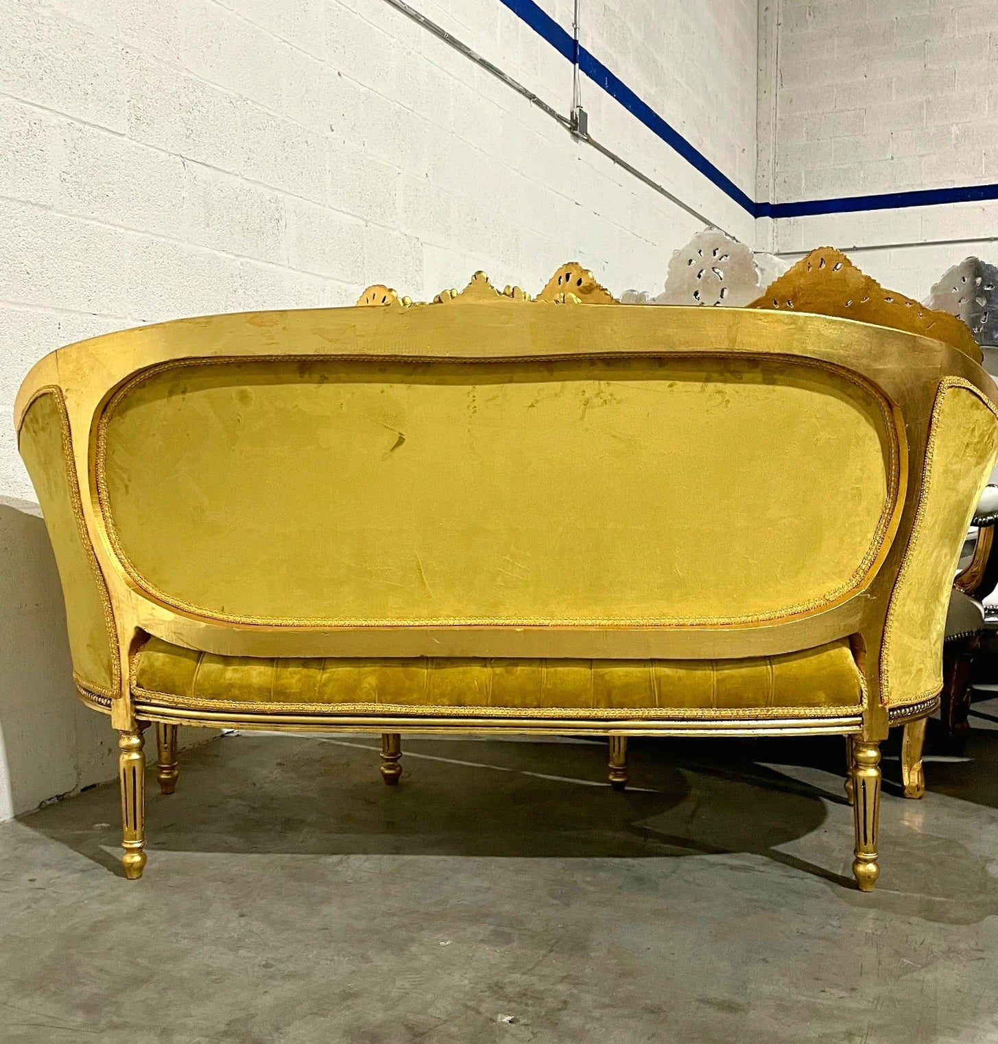 French Tufted Mustard Sofa – Victorian Scene Upholstery, Gold Leaf, Baroque Style, Luxury Vintage French Furniture