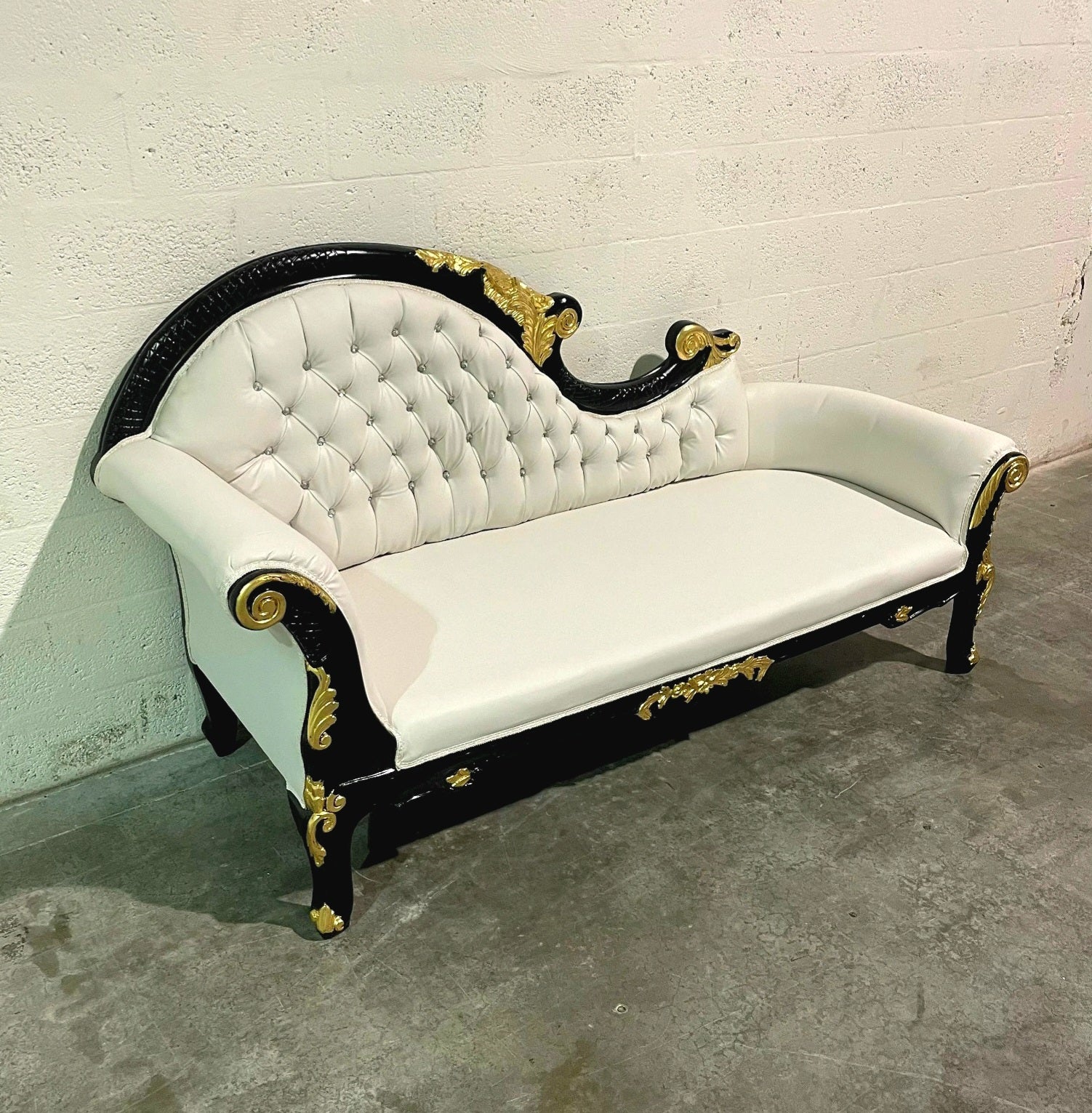 Rococo Chaise Lounge – White Leather, Black Lacquer Frame with Gold Leaf & Crystal Tufting