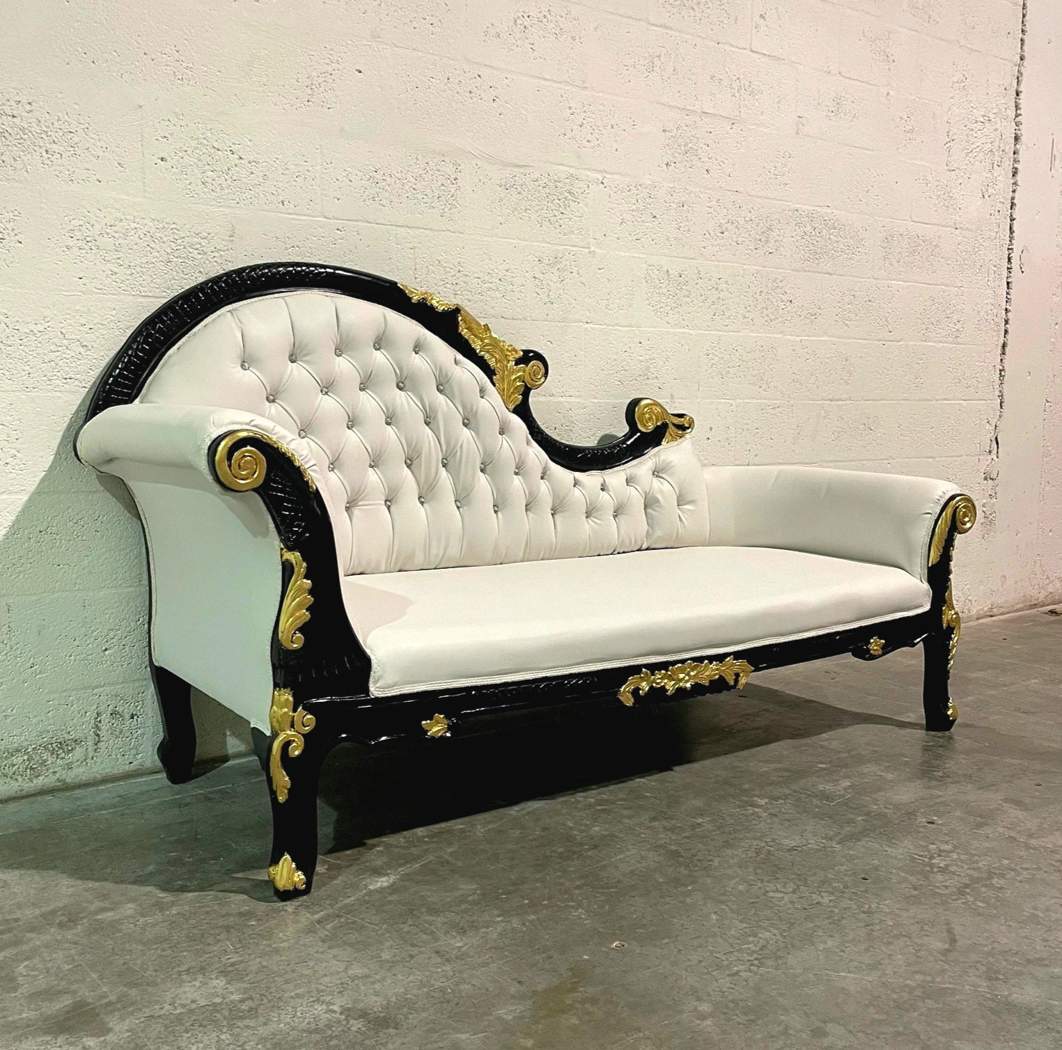 Rococo Chaise Lounge – White Leather, Black Lacquer Frame with Gold Leaf & Crystal Tufting